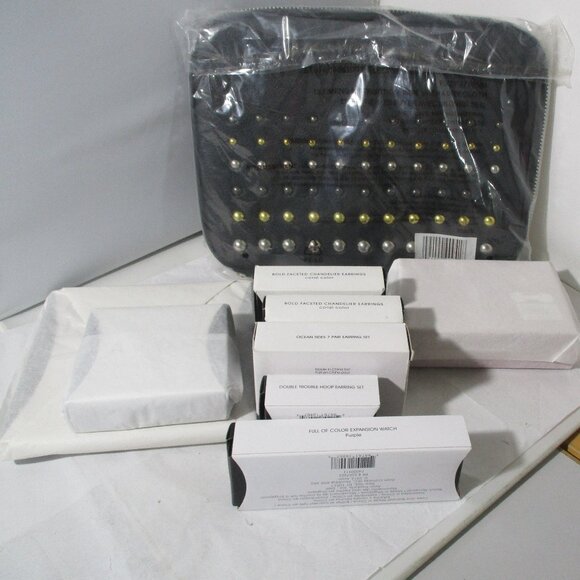 Bundle Lot of NIB  Avon Products Jewelry Earrings Necklace Tablet Makeup Case - Picture 6 of 6